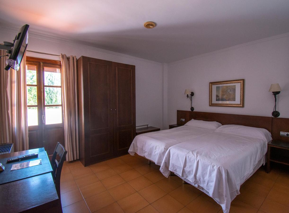 Hotel Del Carmen Prado Del Rey Eksteriør billede